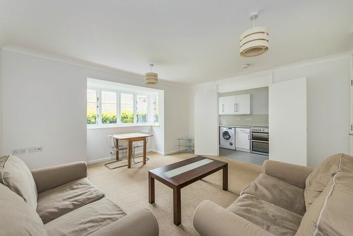 1 Bedroom Flat To Rent In Evenwood Close, London, SW15