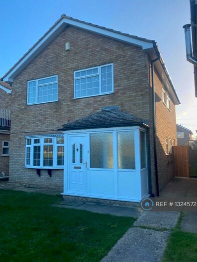 4 Bedroom Detached House To Rent In Stromburg Road, Canvey Island, SS8