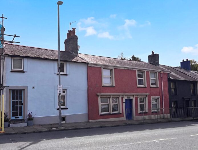 3 Bedroom Terraced House For Sale In Heol Pentrehedyn, Machynlleth, SY20