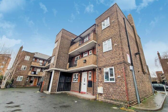 4 Bedroom Flat To Rent In Duckett Street, London, E1