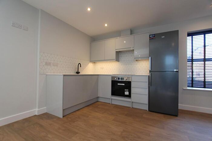 2 Bedroom Flat To Rent In Broomspring Lane, Sheffield, S10