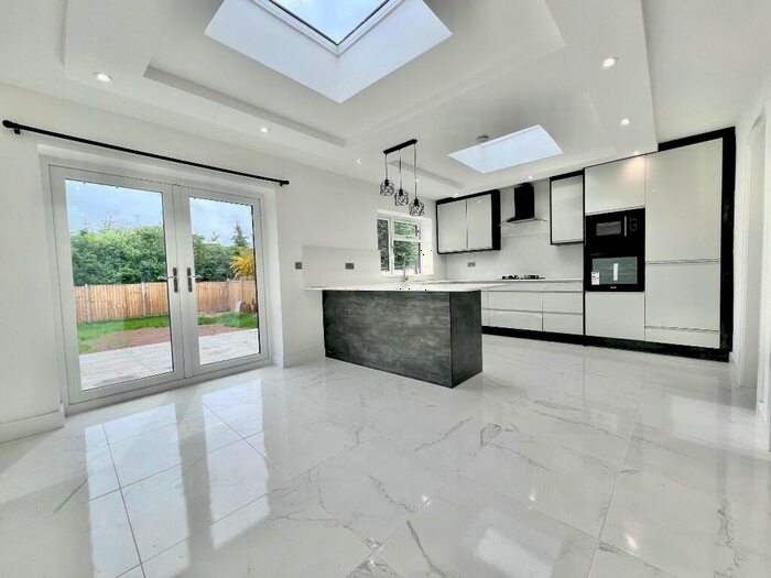 4 Bedroom Detached House To Rent In Gregory Avenue, Stivichall, Coventry, CV3