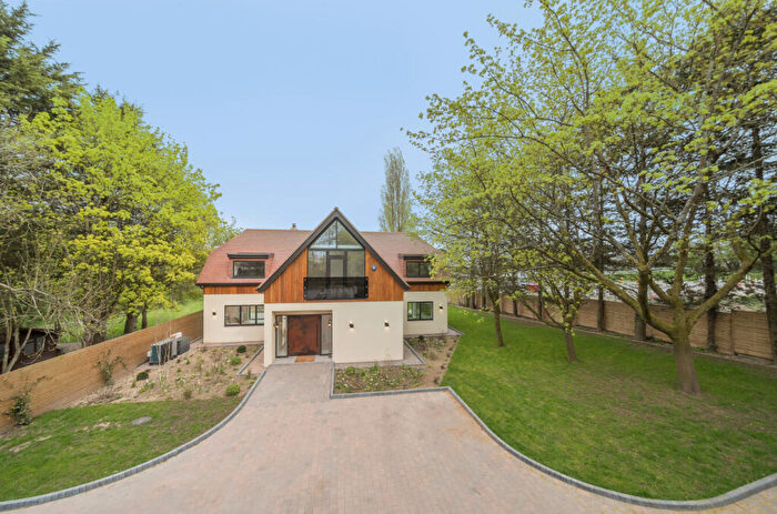 3 Bedroom Detached House For Sale In Astible Mansion Brockley Hill, Stanmore, HA7