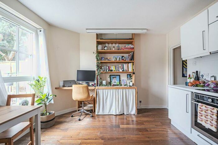 1 Bedroom Flat To Rent In Wilmot Street, Bethnal Green, London, E2