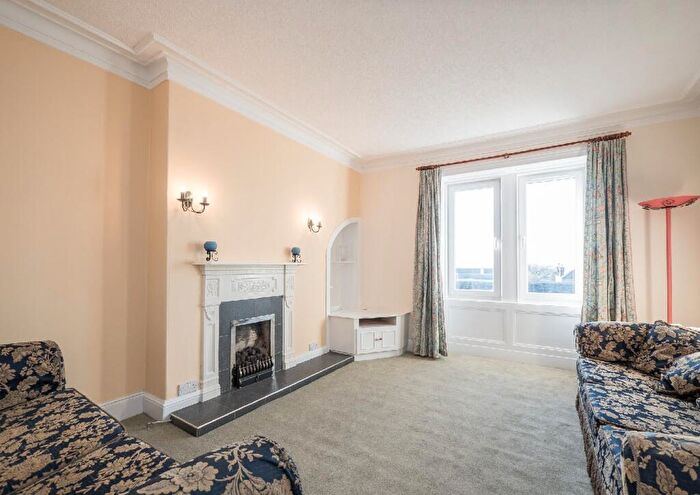 3 Bedroom Flat To Rent In Victor Park Terrace, Edinburgh, EH12