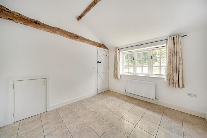 2 Bedroom Cottage To Rent In Guileshill Lane, Ockham, GU23