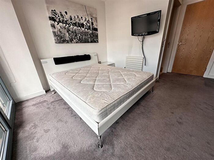 2 Bedroom Apartment To Rent In Deansgate, Manchester, M3