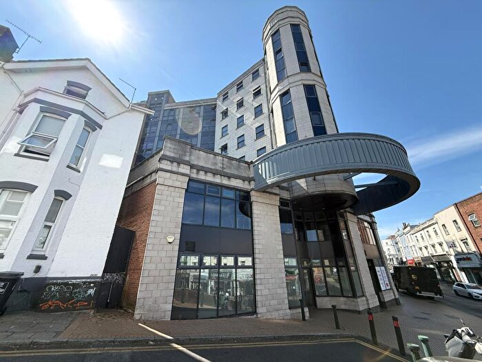 2 Bedroom Flat For Sale In Commercial Road, Bournemouth, Bournemouth Christchurch Poole, BH2