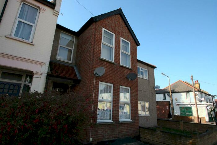 2 Bedroom Flat To Rent In Lonsdale Road, Southend-On-Sea, SS2
