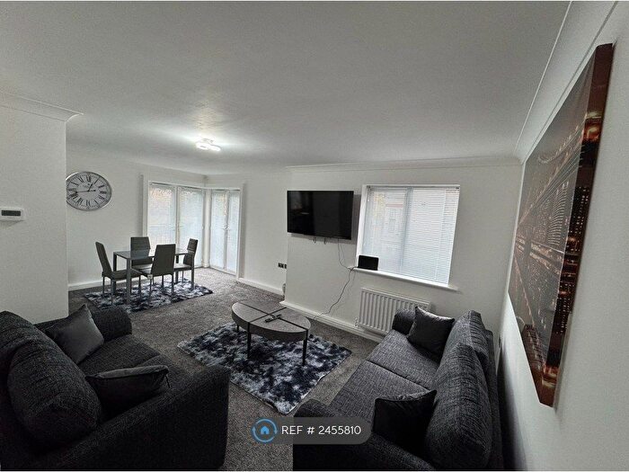 2 Bedroom Flat To Rent In Longueville Lodge, Netherfield, Milton Keynes, MK6