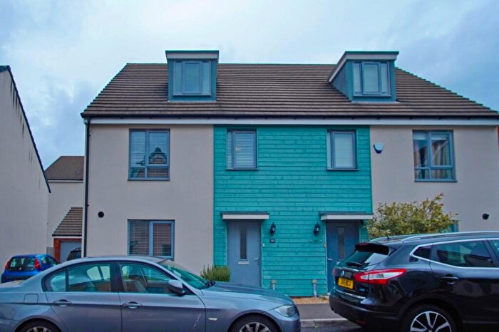 4 Bedroom Semi-Detached House To Rent In Great Copsie Way, Stoke Gifford, Bristol, BS16