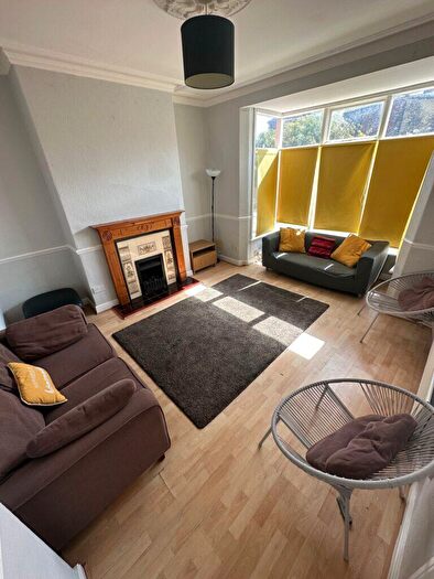 5 Bedroom Semi-Detached House To Rent In St Michaels Road, Headingley, Leeds, LS6