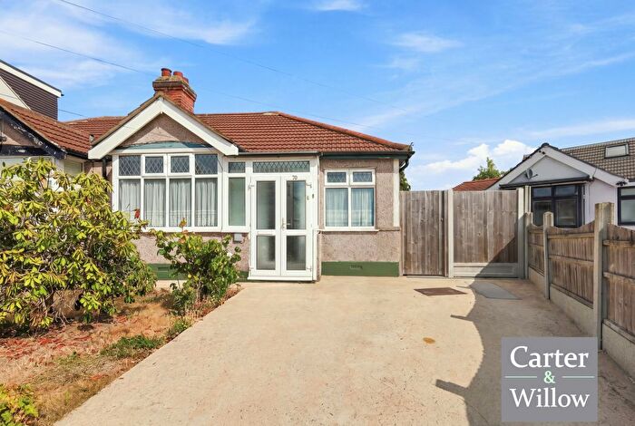 2 Bedroom Semi Detached Bungalow For Sale In Mayswood Gardens, Dagenham, RM10