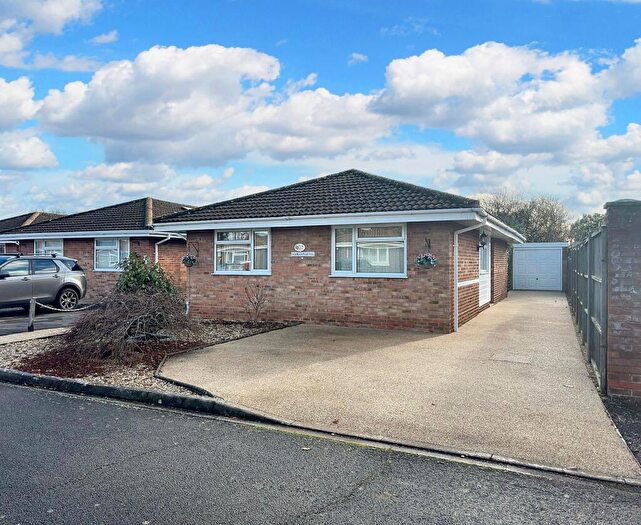 3 Bedroom Detached Bungalow For Sale In Clare Gardens, Langley, SO45