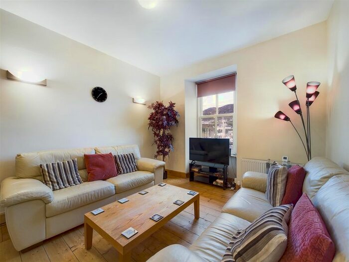 3 Bedroom Property For Sale In Cragfoot, Flat Harbour Street, Tarbert, Argyllshire, PA29