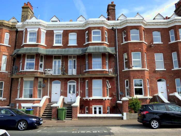 1 Bedroom Flat To Rent In South Terrace, Littlehampton BN17