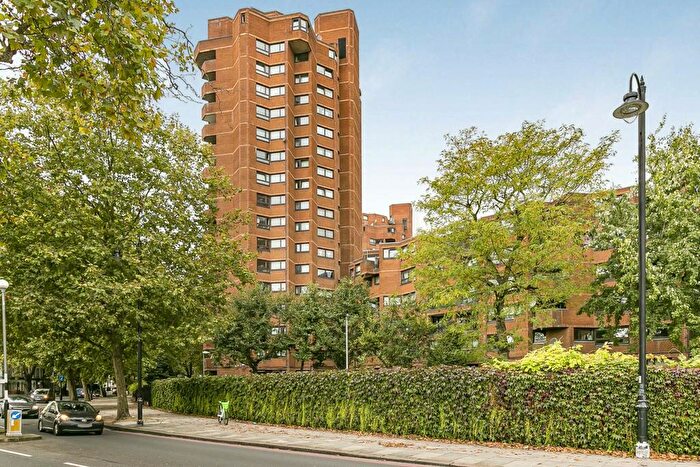 3 Bedroom Apartment For Sale In Blantyre Walk, Worlds End Estate, London, SW10