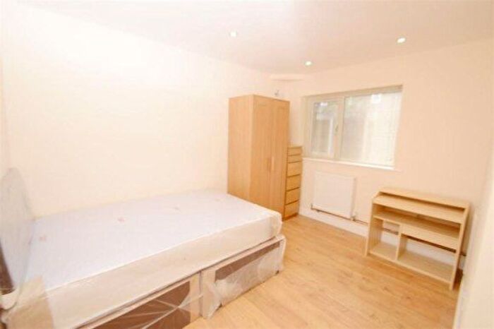 7 Bedroom Terraced House To Rent In Redshaw Close, Manchester, M14