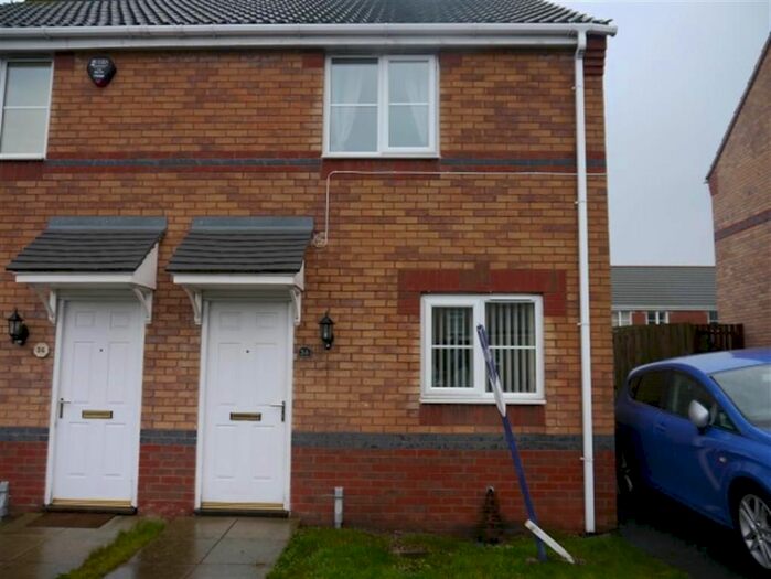 2 Bedroom Semi-Detached House To Rent In Wenborough Lane, Bradford, BD4