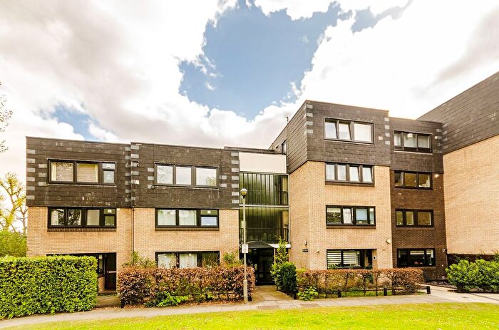 3 Bedroom Flat To Rent In Ericcson Close, Putney, London, SW18
