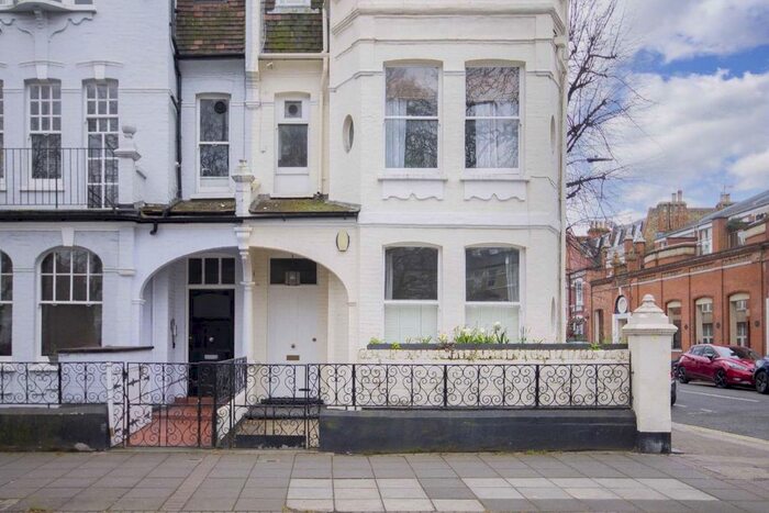 Studio To Rent In New Kings Road, London, SW6