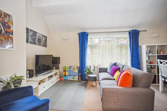 1 Bedroom Flat To Rent In Amy Road Oxted, RH8
