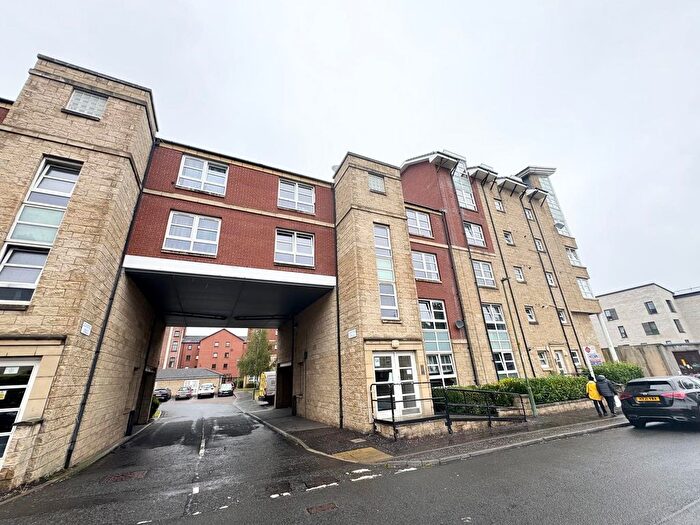 2 Bedroom Flat To Rent In Loaning Road, Edinburgh, EH7