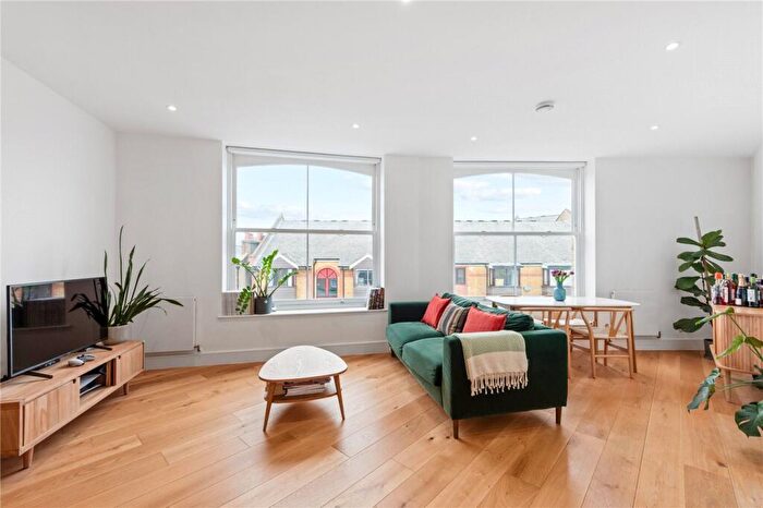 1 Bedroom Apartment For Sale In Stamford Road, London, N1