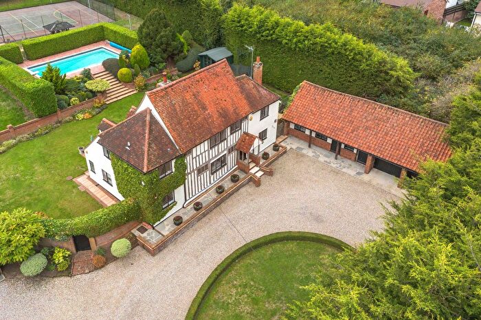 4 Bedroom Detached House For Sale In Outings Lane, Doddinghurst, Brentwood, CM15