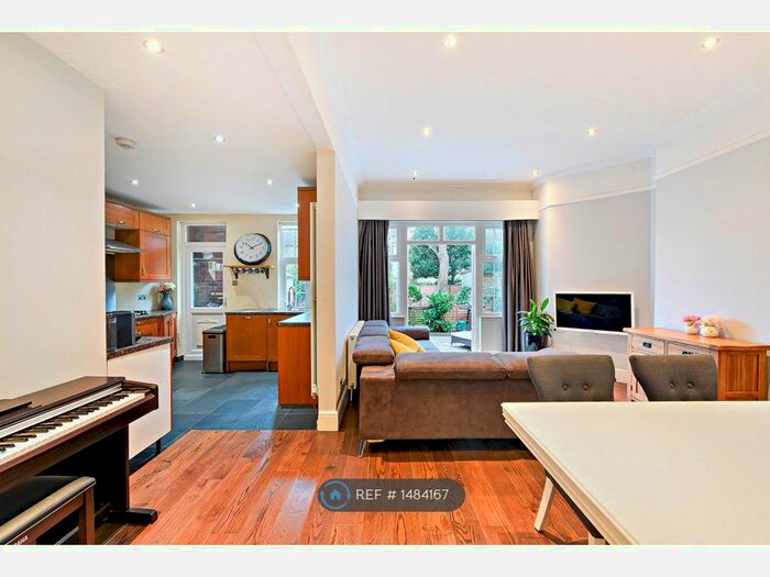 3 Bedroom Maisonette To Rent In Woodgrange Avenue, London, W5