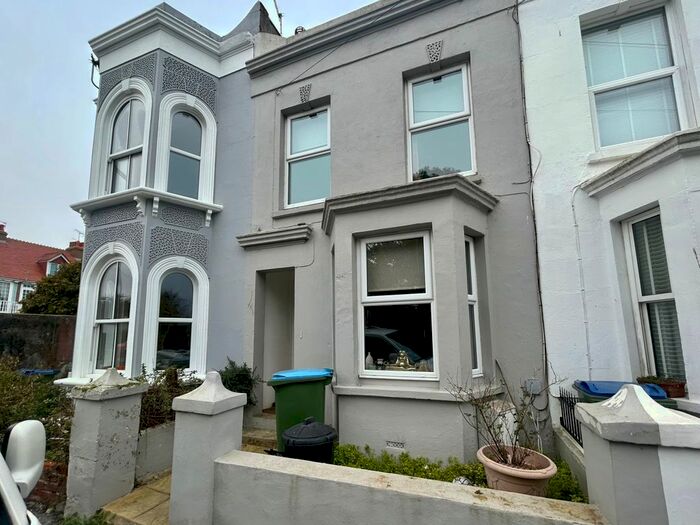 2 Bedroom Property To Rent In Victoria Terrace, Sea Road, Bognor Regis, PO22