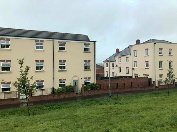 4 Bedroom End Of Terrace House To Rent In Buttermilk Crescent, Royal Wootton Bassett, SN4