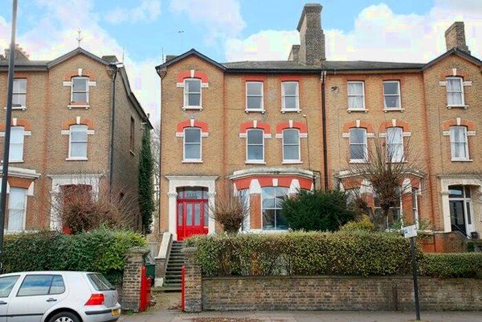 2 Bedroom Flat To Rent In Dulwich Road, Herne Hill, London, SE24