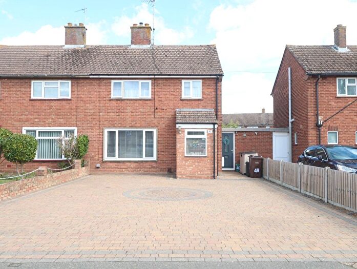 4 Bedroom Semi-Detached House For Sale In Gosbecks Road, Colchester, CO2