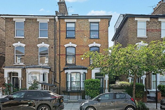 3 Bedroom Flat For Sale In Wilberforce Road, London, N4