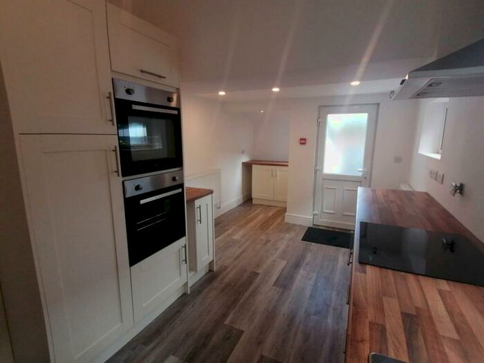 5 Bedroom Terraced House To Rent In Farrar Road, Bangor, Gwynedd, LL57