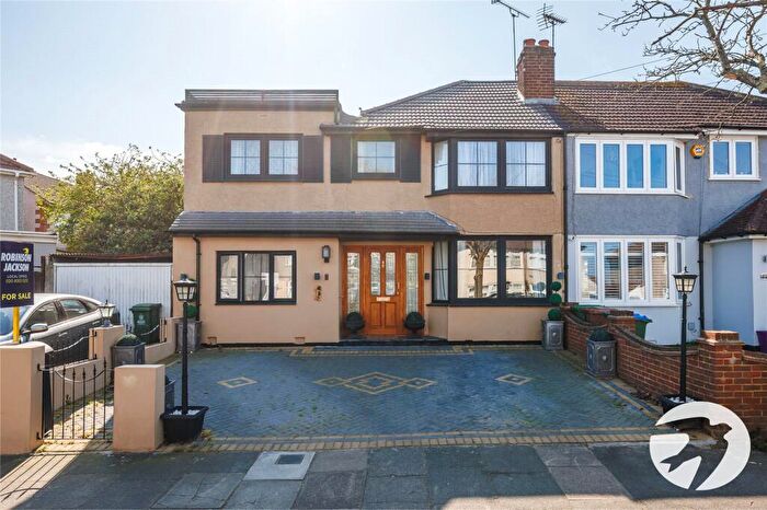 5 Bedroom Semi-Detached House For Sale In Merlin Road, South Welling, Kent, DA16