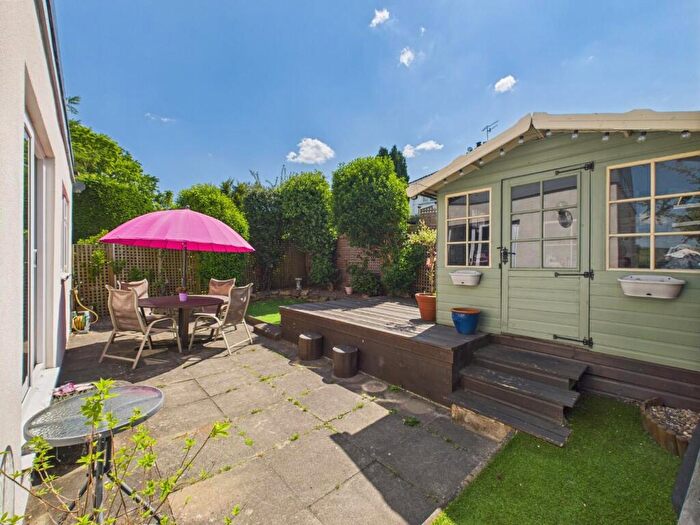 4 Bedroom Detached House For Sale In Grange Park Road, Bingley, BD16