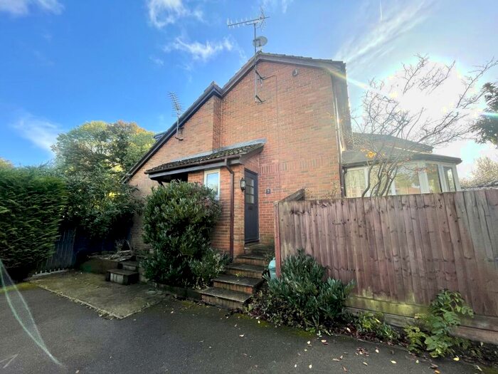 1 Bedroom Semi-Detached House To Rent In St. Peters Gardens, Farnham, GU10