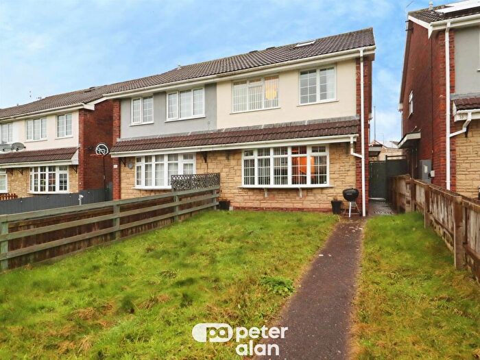 4 Bedroom Semi Detached House For Sale In Glyn Rhosyn, Cardiff, CF23