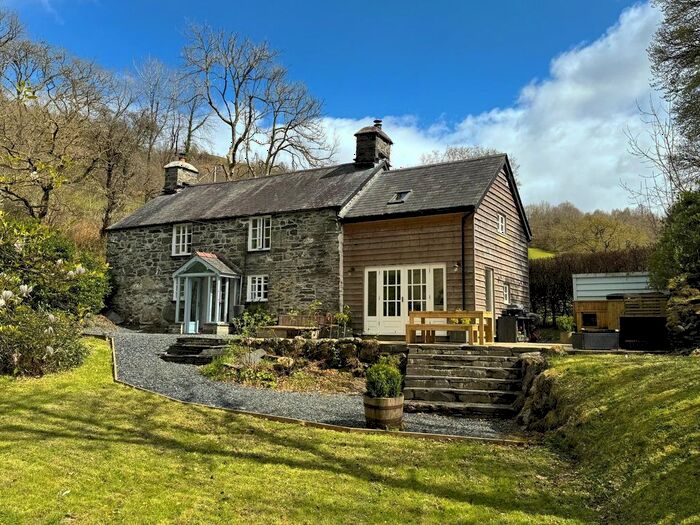 3 Bedroom Cottage For Sale In Aberangell, Machynlleth, Powys, SY20