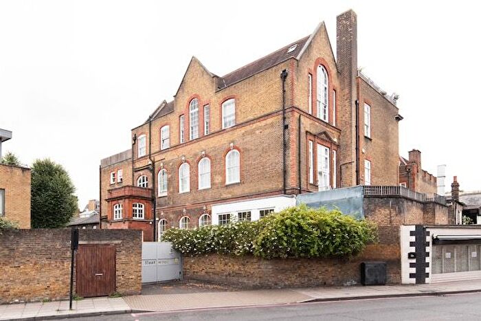 3 Bedroom Flat To Rent In Northwold Road, Stoke Newington, London, N16