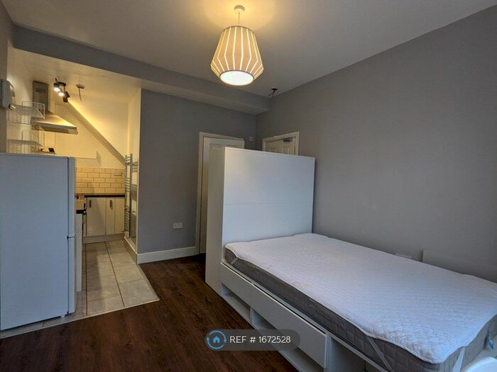 Studio To Rent In Drayton Rd, Kings Heath, B14