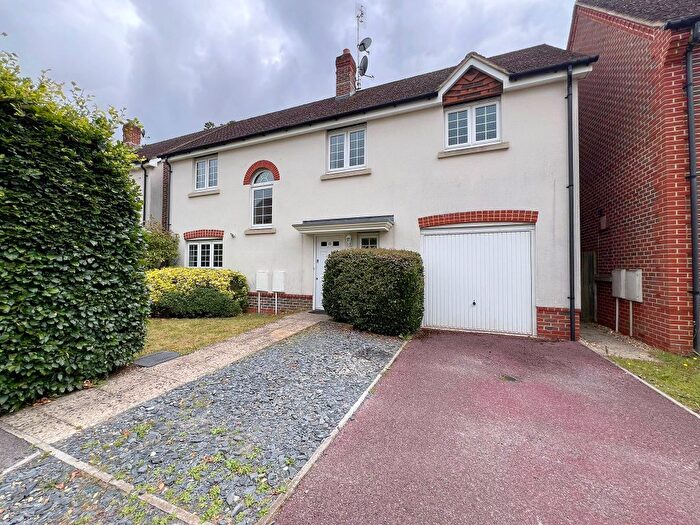 4 Bedroom Detached House To Rent In Waleron Road, Fleet, GU51