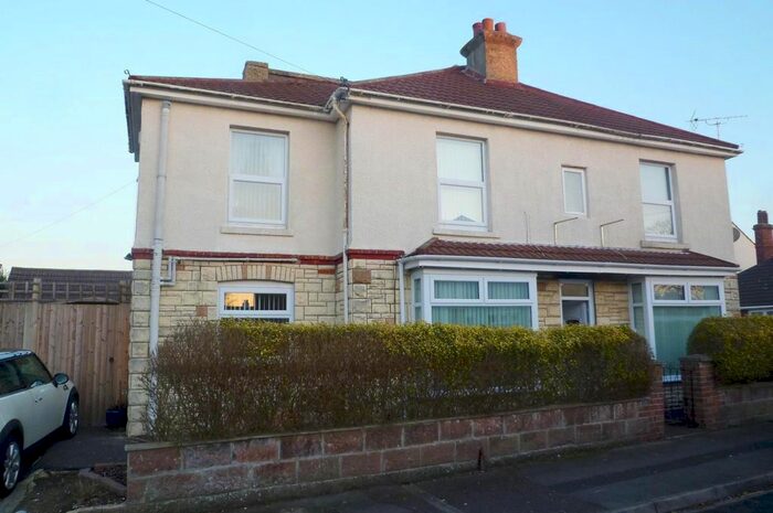 2 Bedroom Detached House To Rent In Hartington Road, Gosport, PO12