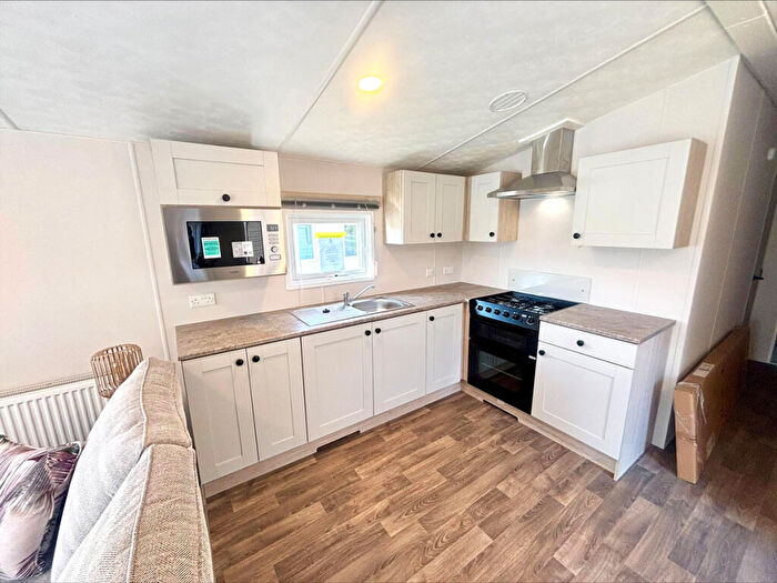 2 Bedroom Caravan For Sale In Two Bed Delta Saffron Deluxe, Caldecott Hall Country Park, Beccles Road, Fritton, Norfolk, NR31