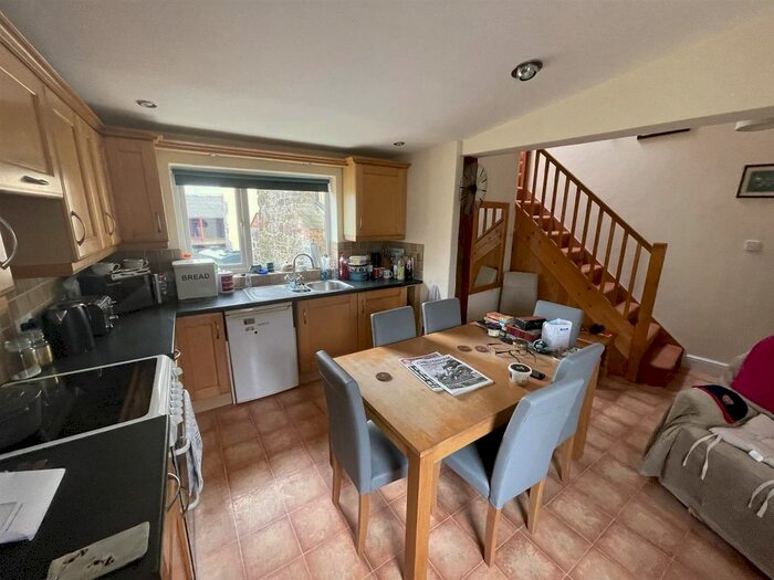 2 Bedroom Property To Rent In Ennerleigh Farm, Washfield, Tiverton, EX16