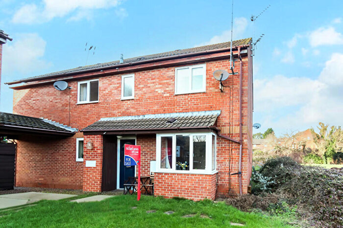 2 Bedroom End Of Terrace House For Sale In Senwick Drive, Wellingborough, NN8