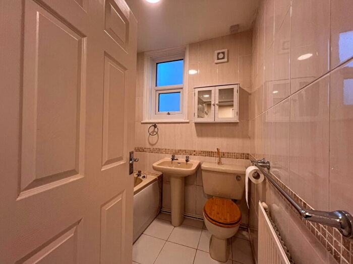 1 Bedroom Flat To Rent In Leyland Road, Southport, PR9