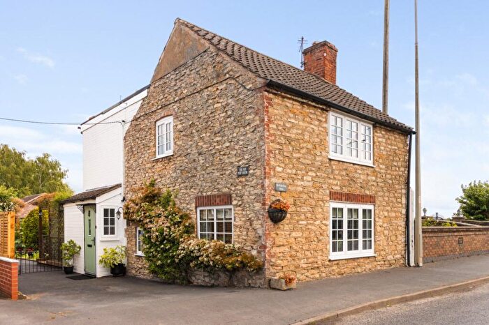 2 Bedroom Detached House For Sale In Station Road, Sturton, Brigg, DN20